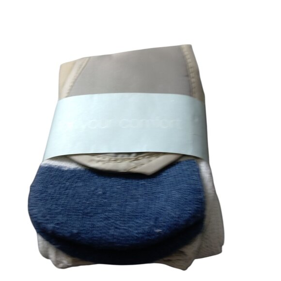 NEW United Airlines Amenity Toiletry Travel Bag Zip Around With Contents - Picture 5 of 9